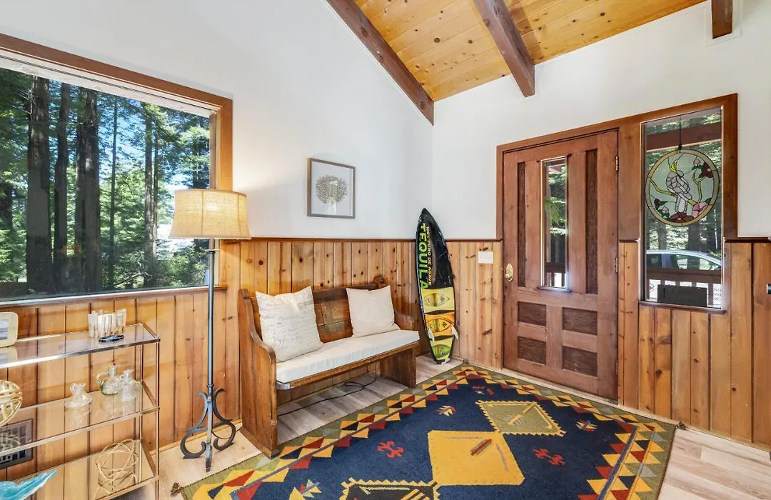Family Getaway - Hot Tub Fire Pit & Dog Friendly-1