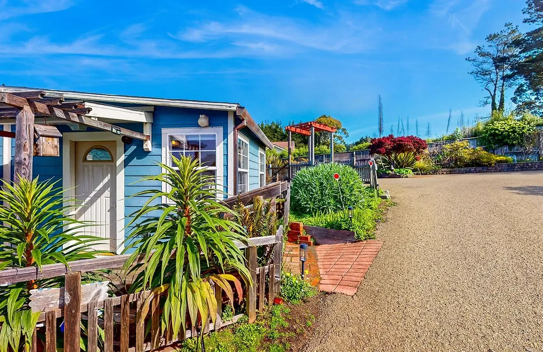 Oceanview Home With Guest Cottage & Artist Studio-1