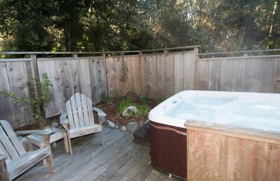 Redwood Cottage-Pet Friendly-1