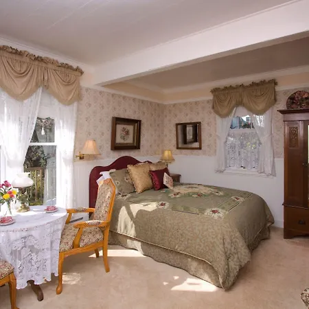 Headlands Inn Bed And Breakfast-3