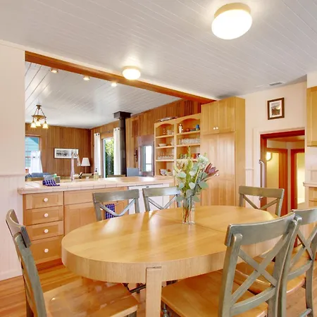 Spectacular Mendocino Home- Sea View Sauna Lofts-3